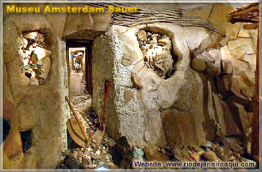 Museu Amsterdam Sauer | Representação de uma mina de pedras preciosas