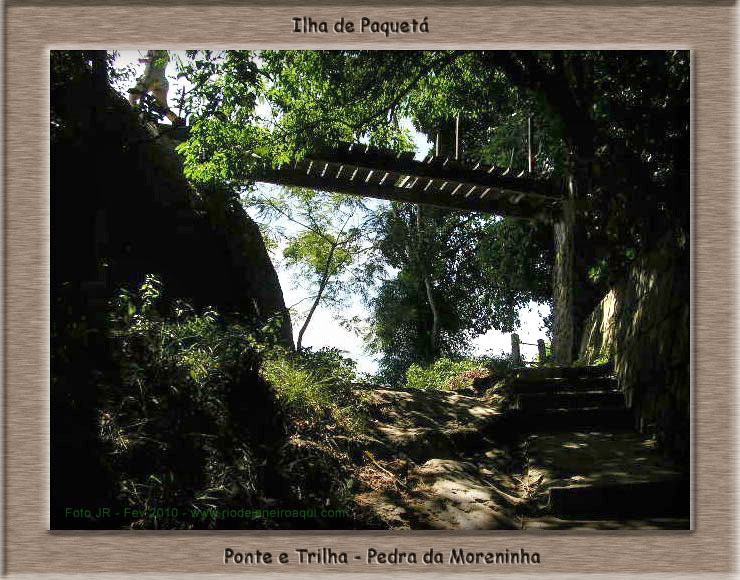 Ao lado da Pedra da Moreninha fica o Morro de São Roque com caminhos pictorescos entre a mata da Ilha de Paquetá